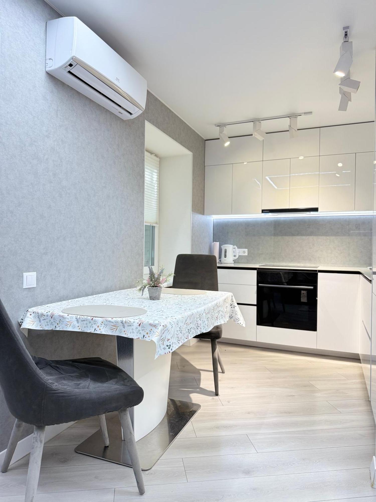 Appartamento Modern Gagarina Avenue Dnipro Esterno foto